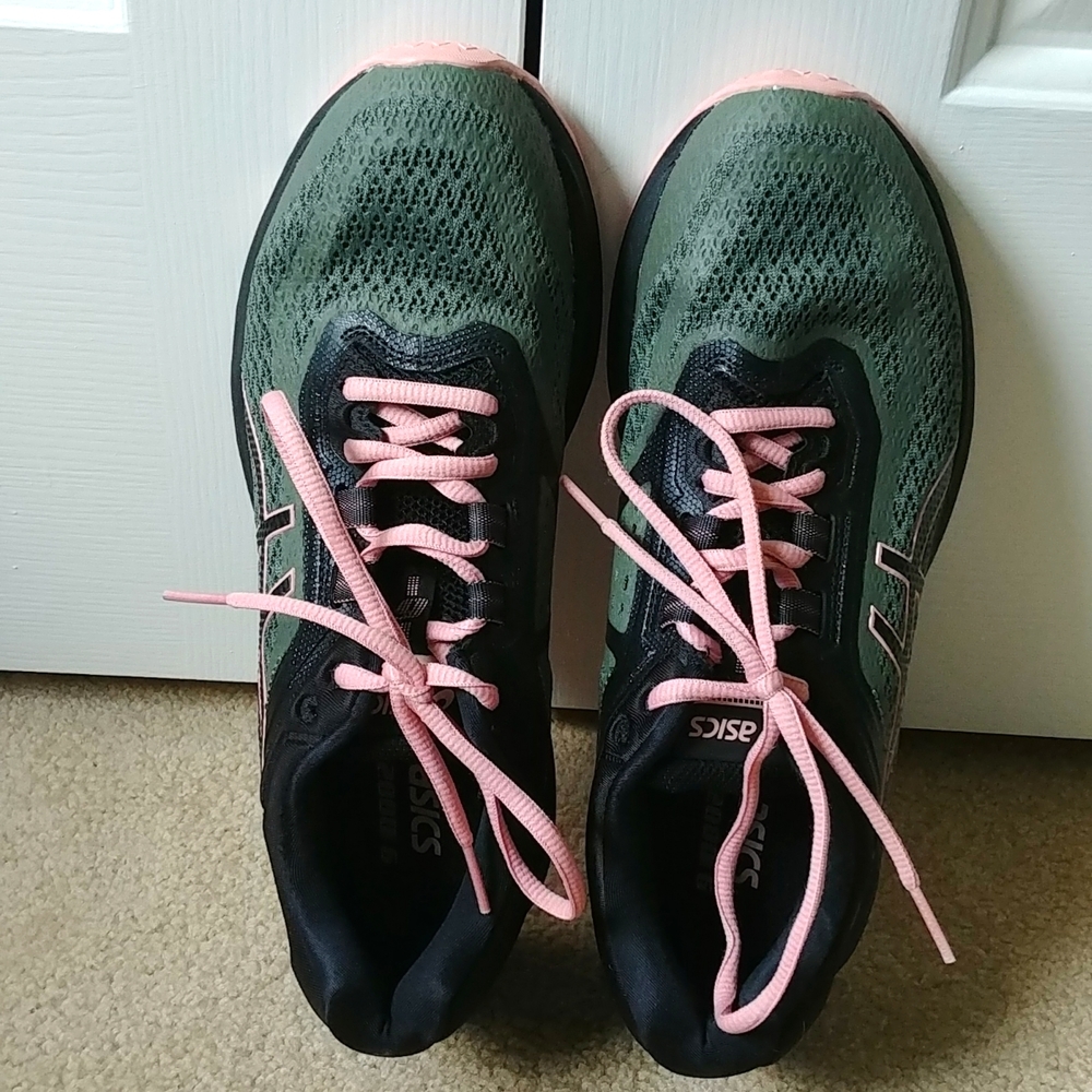 Women's Running Shoe